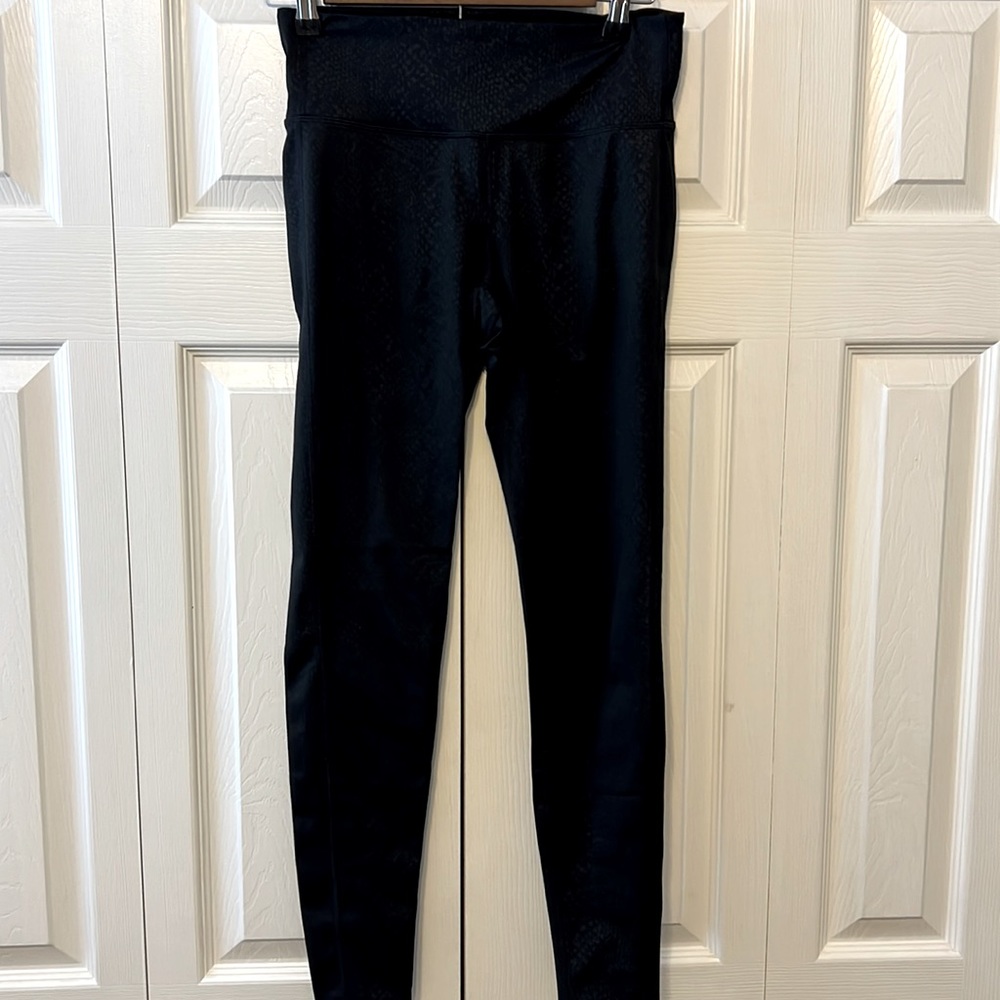 Athleta size small salutation black snakeskin tights
